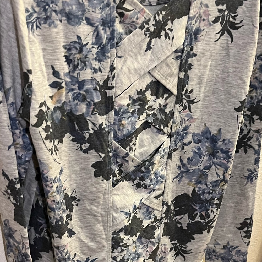 IDEOLOGY Womens Gray Floral Long Sleeve T-Shirt Active Wear Sweater Size Medium - Picture 6 of 9